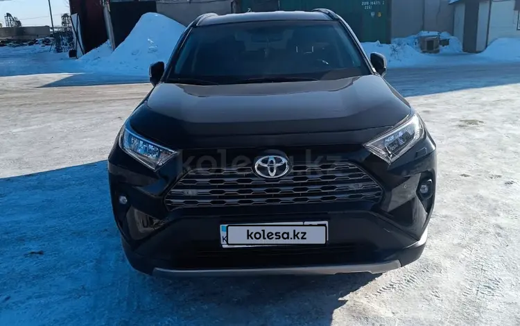 Toyota RAV4 2022 года за 17 500 000 тг. в Кокшетау