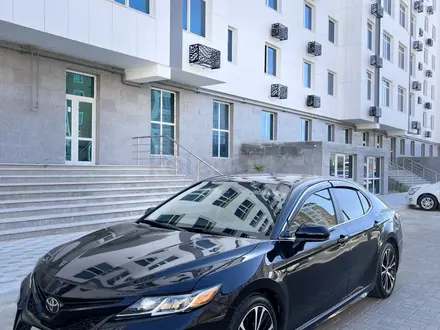 Toyota Camry 2018 года за 10 500 000 тг. в Актау