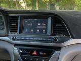 Hyundai Elantra 2018 года за 4 500 000 тг. в Атырау – фото 4