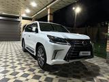Lexus LX 570 2016 годаүшін43 000 000 тг. в Тараз