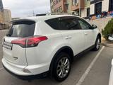 Toyota RAV4 2018 годаүшін11 500 000 тг. в Актау – фото 4