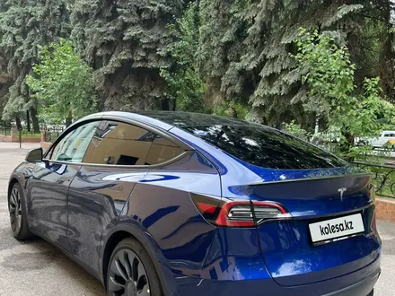 Tesla Model Y 2021 года за 15 300 000 тг. в Алматы – фото 9