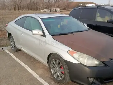 Toyota Camry 2003 года за 2 200 000 тг. в Уральск – фото 2