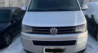 Volkswagen Caravelle 2015 года за 16 000 000 тг. в Кокшетау