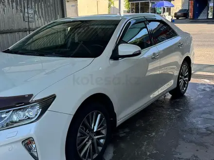 Toyota Camry 2017 года за 14 500 000 тг. в Шымкент – фото 3