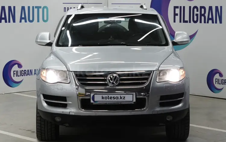 Volkswagen Touareg 2007 годаfor7 100 000 тг. в Астана