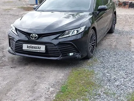 Toyota Camry 2021 года за 15 500 000 тг. в Усть-Каменогорск – фото 4