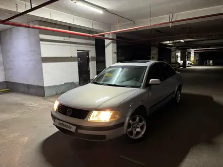 Volkswagen Passat 1999 года за 1 100 000 тг. в Алматы – фото 2