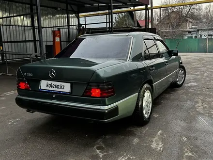 Mercedes-Benz E 260 1991 года за 2 400 000 тг. в Алматы – фото 2