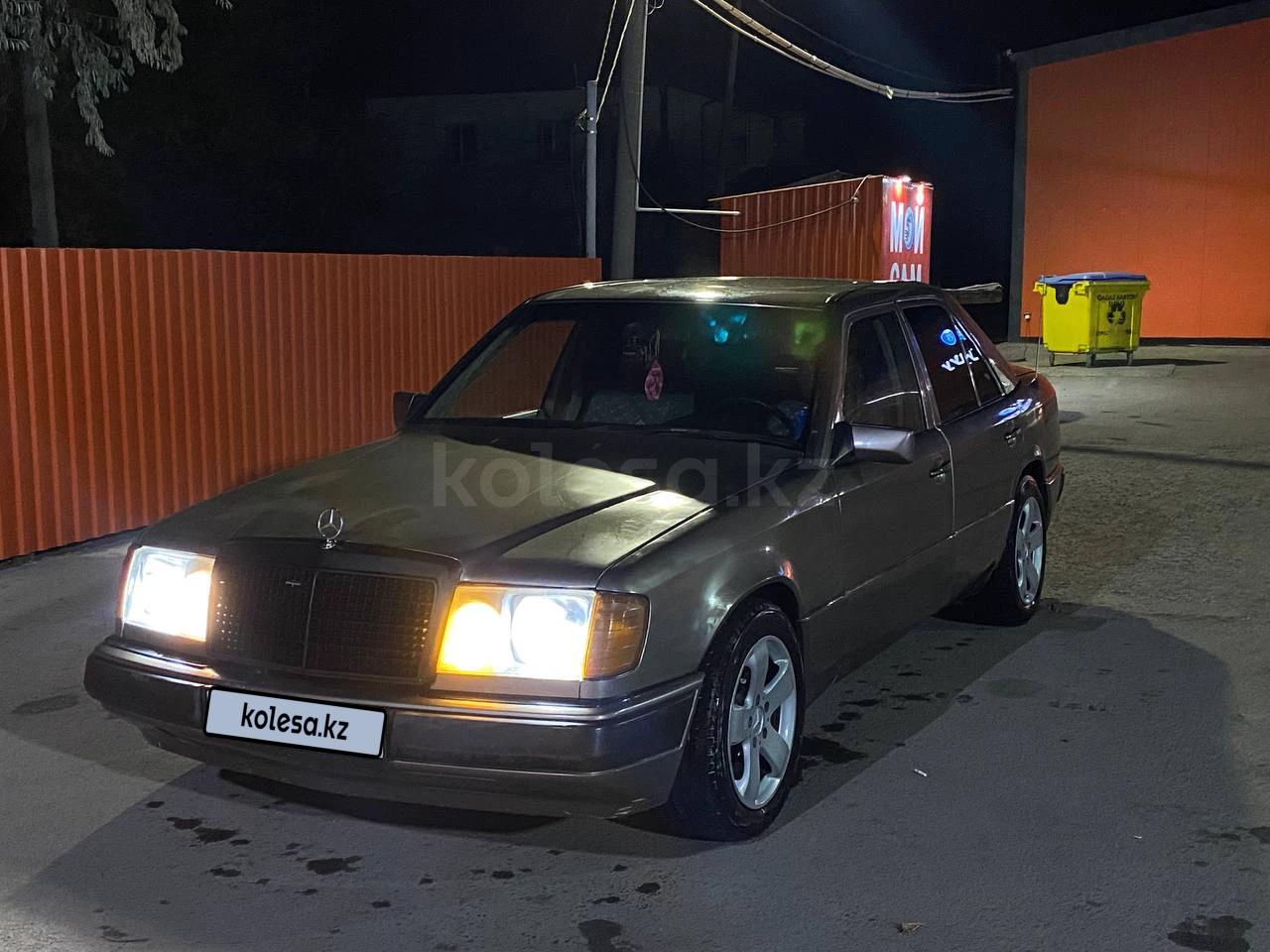 Mercedes-Benz E 200 1989 г.