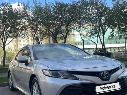 Toyota Camry 2018 года за 11 500 000 тг. в Астана