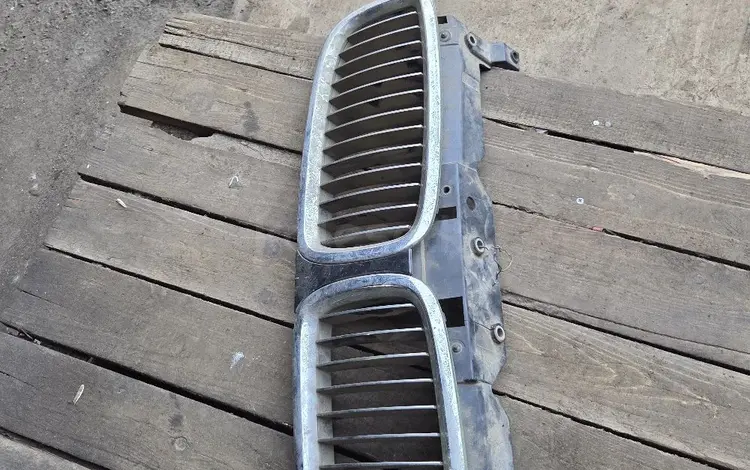 Решётка на морду BMW E65 за 10 000 тг. в Алматы