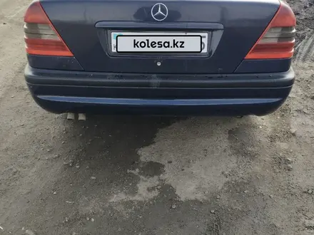 Mercedes-Benz C 200 1996 года за 2 000 000 тг. в Петропавловск – фото 2