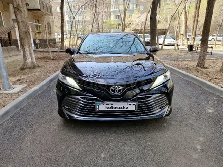 Toyota Camry 2019 года за 21 200 000 тг. в Алматы – фото 6