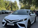 Toyota Camry 2022 годаүшін12 800 000 тг. в Алматы