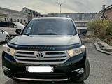 Toyota Highlander 2011 года за 13 200 000 тг. в Караганда