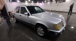 Mercedes-Benz E 200 1993 годаүшін1 200 000 тг. в Астана – фото 2