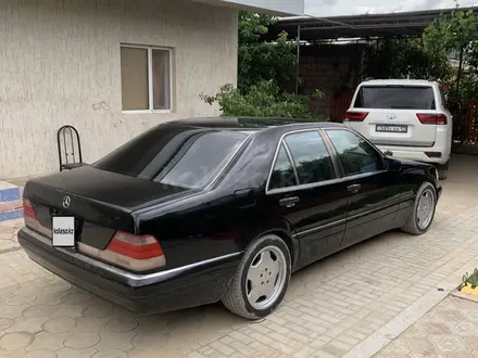 Mercedes-Benz S 320 1996 года за 4 500 000 тг. в Актау – фото 2