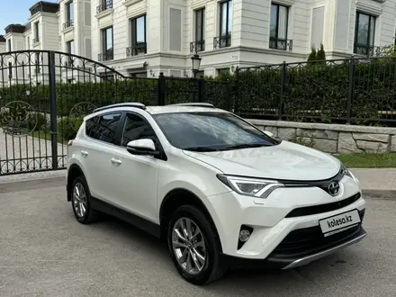 Toyota RAV4 2017 года за 13 500 000 тг. в Алматы – фото 30