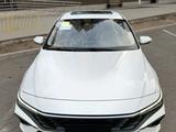 Hyundai Elantra 2024 года за 8 970 000 тг. в Караганда – фото 2