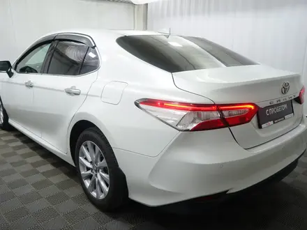 Toyota Camry 2018 года за 12 400 000 тг. в Алматы – фото 2