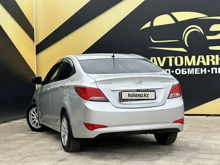 Hyundai Solaris 2015 года за 5 600 000 тг. в Атырау – фото 4