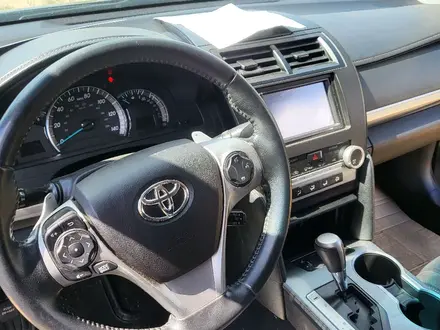 Toyota Camry 2014 года за 5 500 000 тг. в Атырау – фото 13