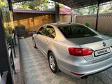 Volkswagen Jetta 2012 года за 5 950 000 тг. в Тараз – фото 2