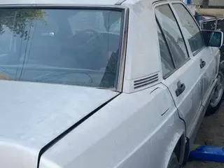 Mercedes-Benz 190