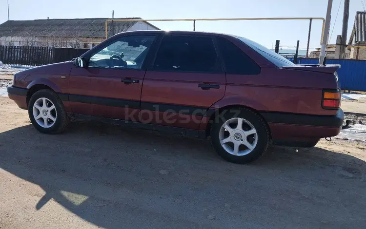 Volkswagen Passat 1992 годаүшін2 000 000 тг. в Атырау