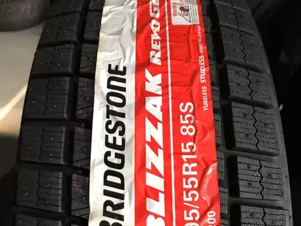 195-55-15 Bridgestone Blizzak Revo GZ за 50 000 тг. в Алматы