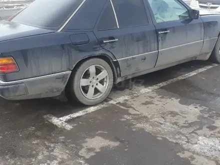 Mercedes-Benz E 230 1991 года за 1 200 000 тг. в Экибастуз – фото 5