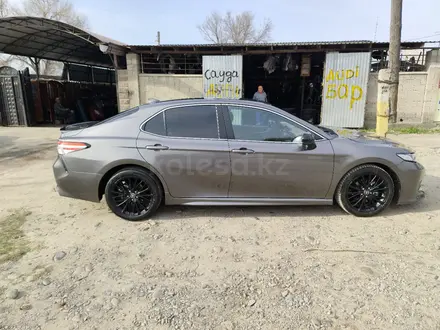 Toyota Camry 2020 года за 10 500 000 тг. в Тараз – фото 3