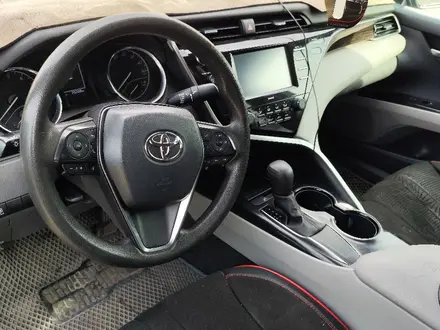 Toyota Camry 2020 года за 10 500 000 тг. в Тараз – фото 6