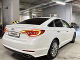 Hyundai Sonata 2016 годаүшін8 680 000 тг. в Алматы – фото 2