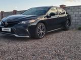 Toyota Camry 2018 годаfor13 000 000 тг. в Балхаш – фото 2