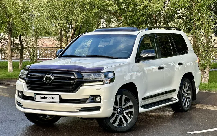 Toyota Land Cruiser 2018 годаfor37 000 000 тг. в Астана