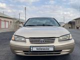 Toyota Camry 1998 года за 3 600 000 тг. в Кызылорда – фото 2