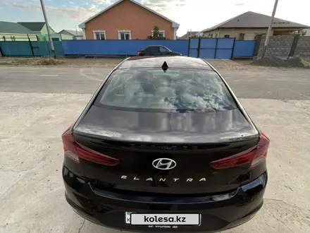 Hyundai Elantra 2019 года за 8 300 000 тг. в Атырау – фото 6