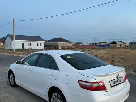 Toyota Camry 2007 года за 4 300 000 тг. в Атырау – фото 12