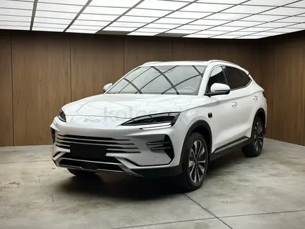 BYD Song Plus Flagship 100 DM-i 2025 года за 16 300 000 тг. в Астана