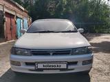 Toyota Carina 1995 годаfor2 950 000 тг. в Усть-Каменогорск