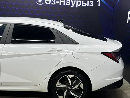 Hyundai Elantra 2023 года за 11 600 000 тг. в Актобе – фото 3