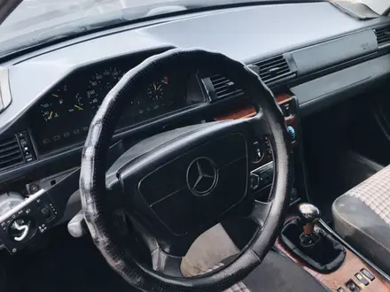 Mercedes-Benz E 220 1995 года за 1 700 000 тг. в Караганда – фото 6