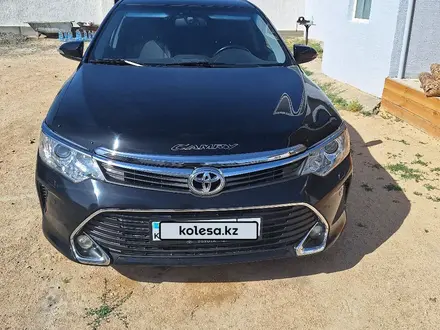Toyota Camry 2016 года за 11 000 000 тг. в Жанаозен – фото 2