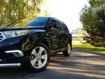 Toyota Highlander 2013 года за 14 500 000 тг. в Астана – фото 2