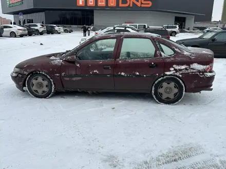 Opel Vectra 1997 года за 850 000 тг. в Караганда – фото 4