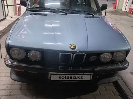 BMW 518 1983 года за 1 550 000 тг. в Шымкент – фото 2