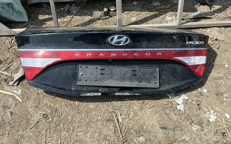 Крышка багажника Hyundai grandeur за 17 000 тг. в Алматы