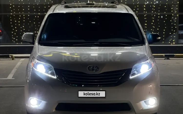 Toyota Sienna 2017 годаүшін13 000 000 тг. в Актау